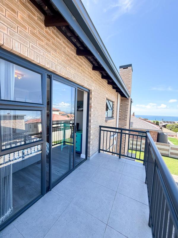 5 Bedroom Property for Sale in Reebok Western Cape